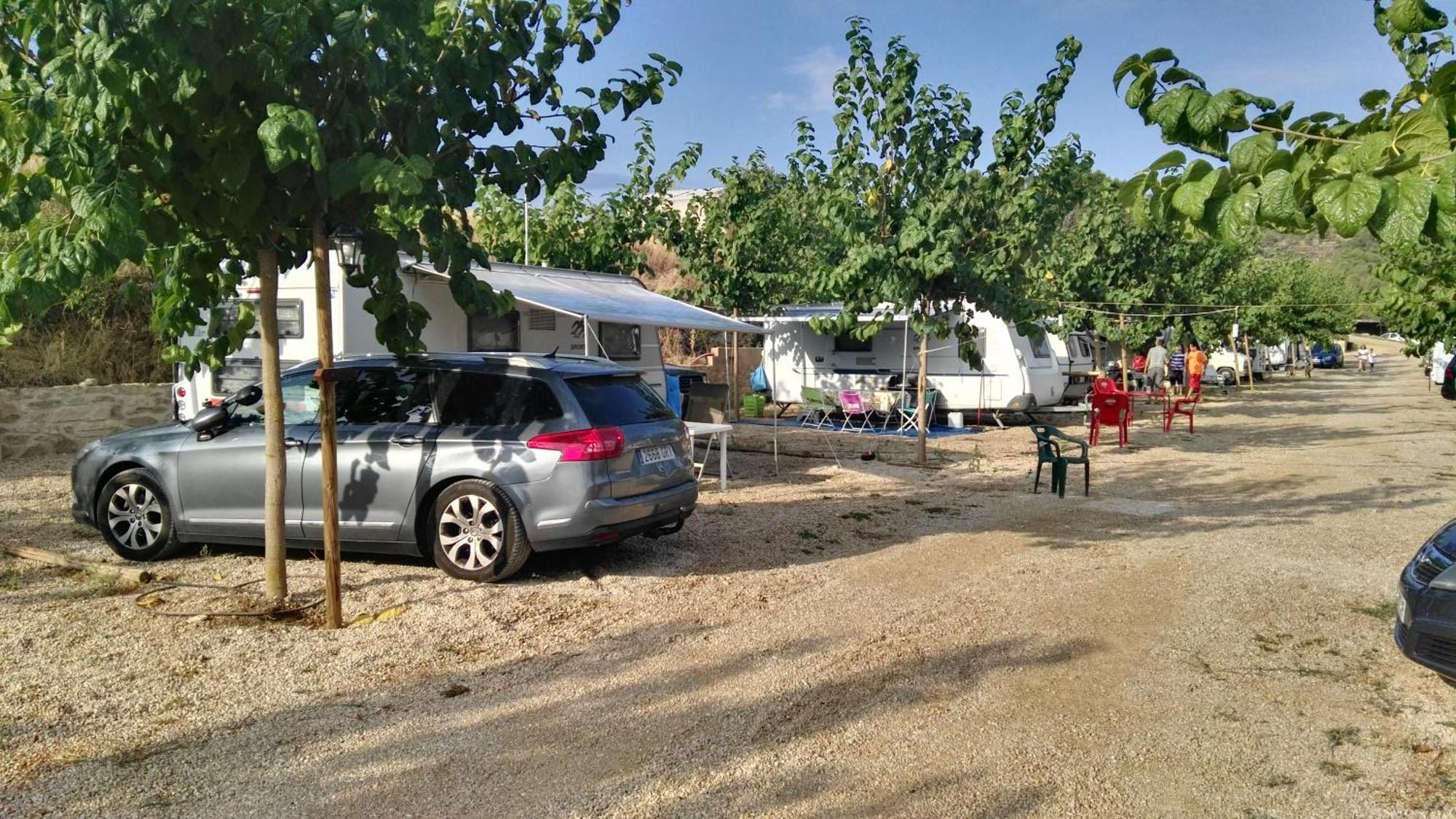 Camping El Roble Valderrobres Bilik gambar